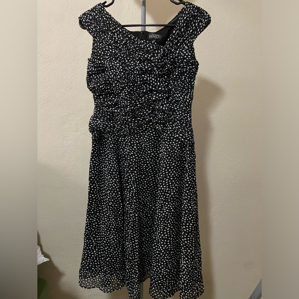ADRIANNA PAPELL || black and white fit and flowy dress
